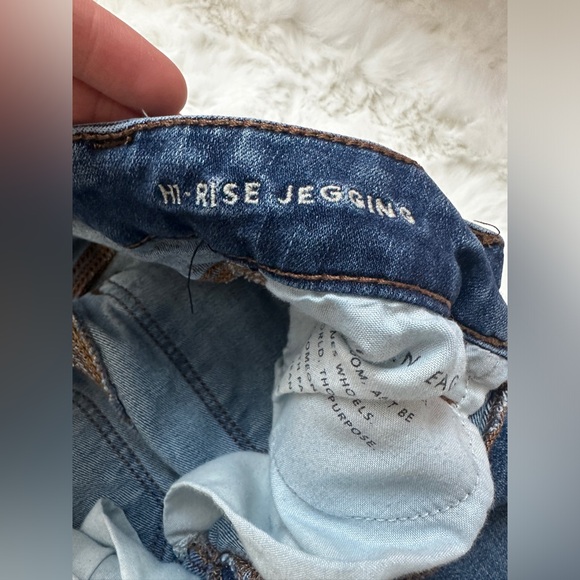American Eagle Hi-Rise Distressed Jeggings - Picture 11 of 16
